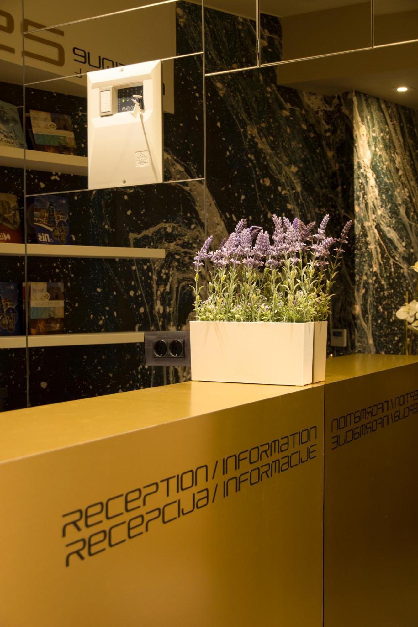Boutique 25H By Eva Stay 018 Ниш Экстерьер фото